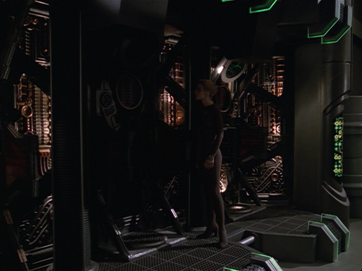 extant_StarTrek_VOY_5x02-Drone_03783.jpg