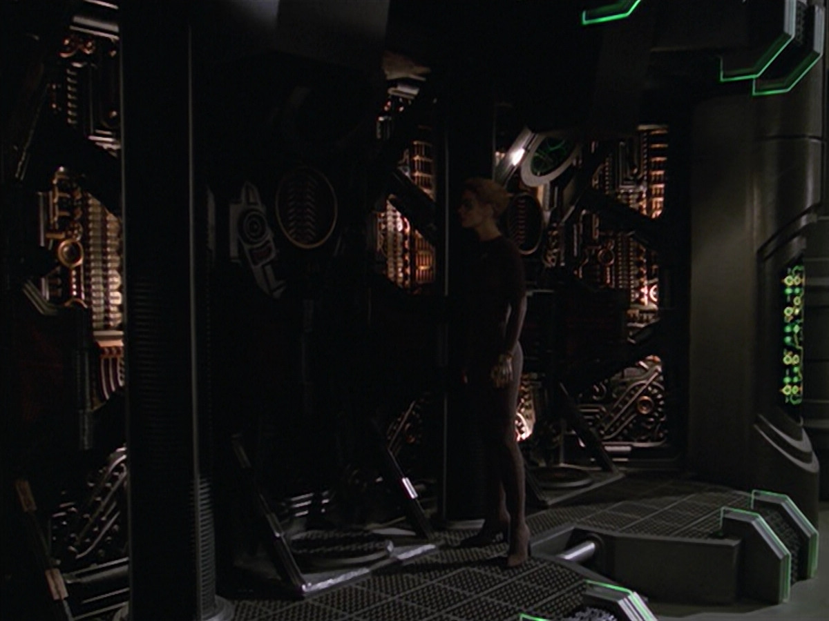 extant_StarTrek_VOY_5x02-Drone_03784.jpg