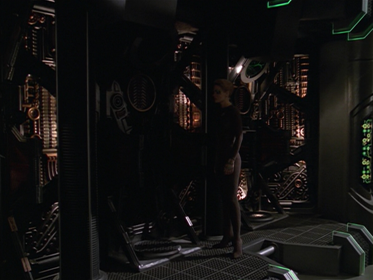 extant_StarTrek_VOY_5x02-Drone_03785.jpg