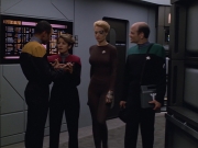 extant_StarTrek_VOY_5x02-Drone_00072.jpg