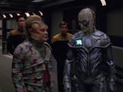Filename=extant_StarTrek_VOY_5x02-Drone_02132.jpg
Filesize=185KiB
Dimensions=1200x900
Date added=Nov 12, 2019 extant_StarTrek_VOY_5x02-Drone_02132.jpg