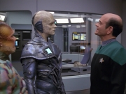 extant_StarTrek_VOY_5x02-Drone_02193.jpg