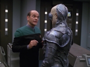 extant_StarTrek_VOY_5x02-Drone_02217.jpg
