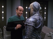 extant_StarTrek_VOY_5x02-Drone_02218.jpg