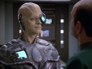 extant_StarTrek_VOY_5x02-Drone_02322.jpg