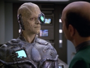 extant_StarTrek_VOY_5x02-Drone_02324.jpg