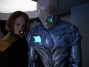 extant_StarTrek_VOY_5x02-Drone_02451.jpg