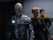 extant_StarTrek_VOY_5x02-Drone_03153.jpg