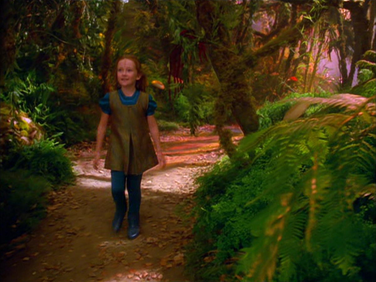 extant_StarTrek_VOY_5x05-OnceUponATime_00021.jpg