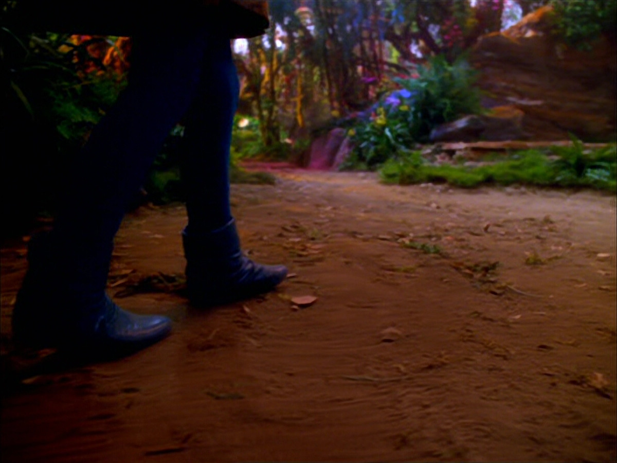 extant_StarTrek_VOY_5x05-OnceUponATime_00028.jpg