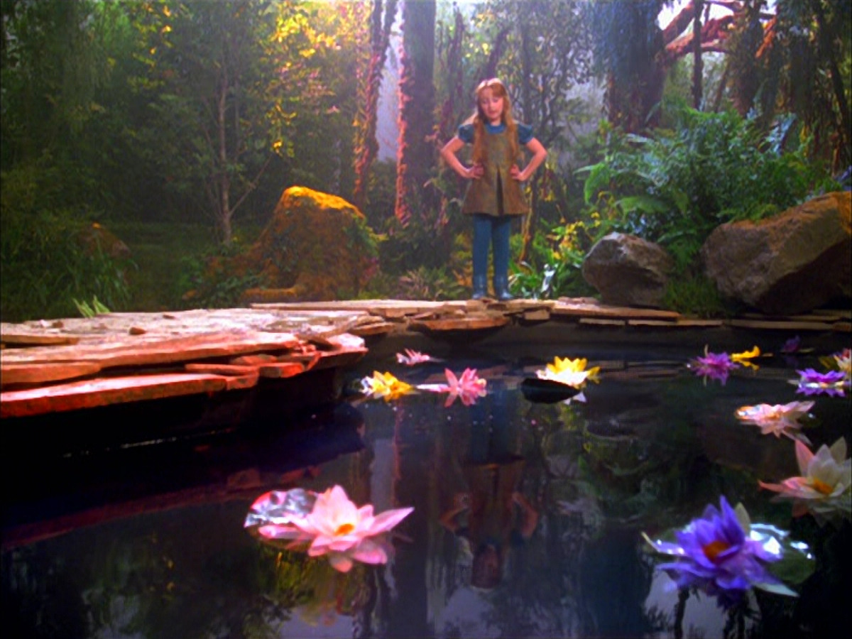 extant_StarTrek_VOY_5x05-OnceUponATime_00054.jpg