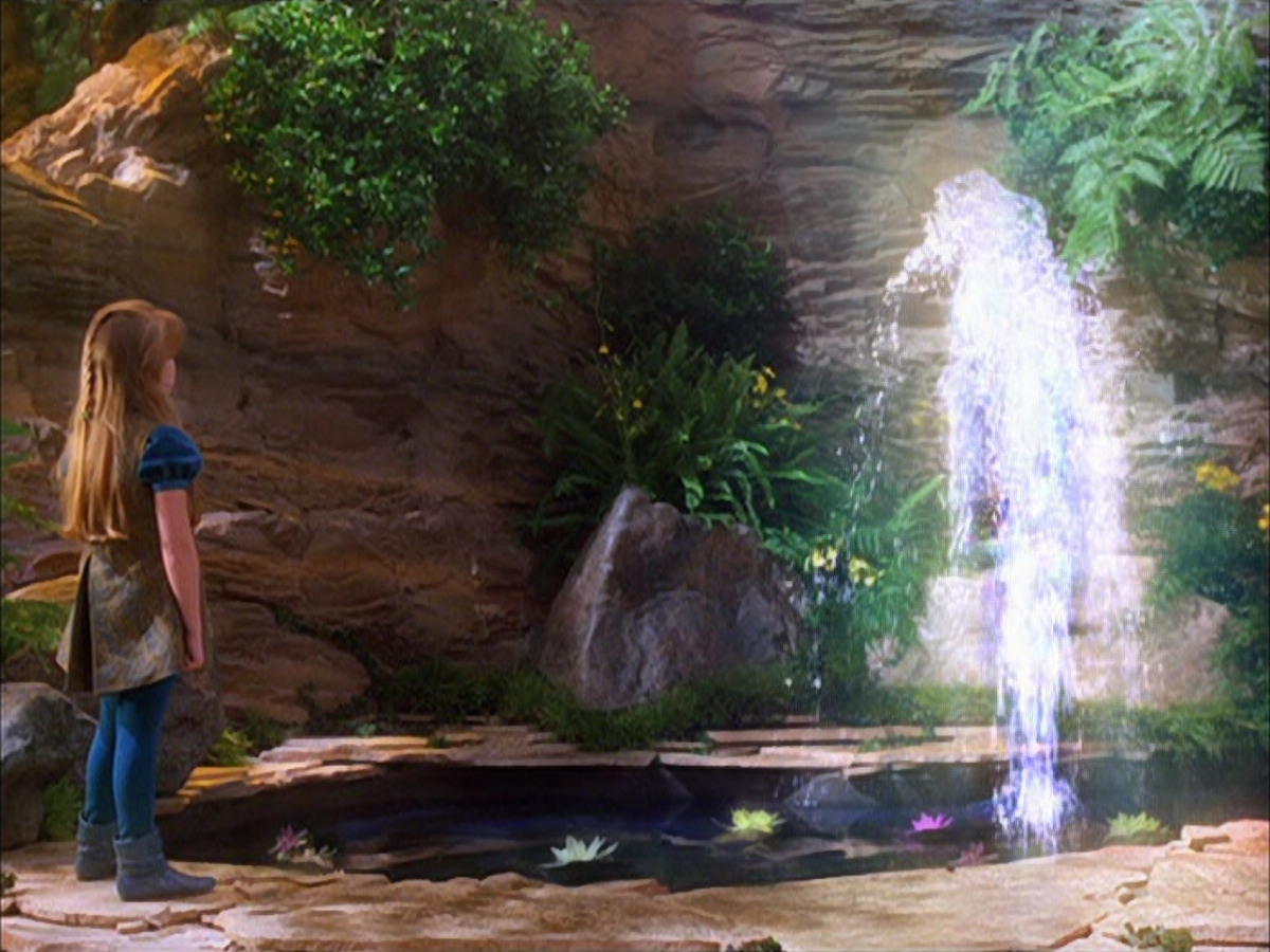 extant_StarTrek_VOY_5x05-OnceUponATime_00068.jpg