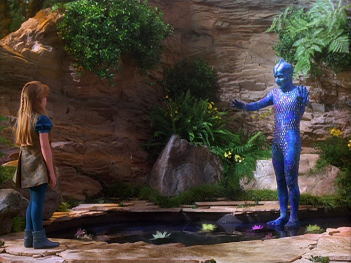 extant_StarTrek_VOY_5x05-OnceUponATime_00074.jpg