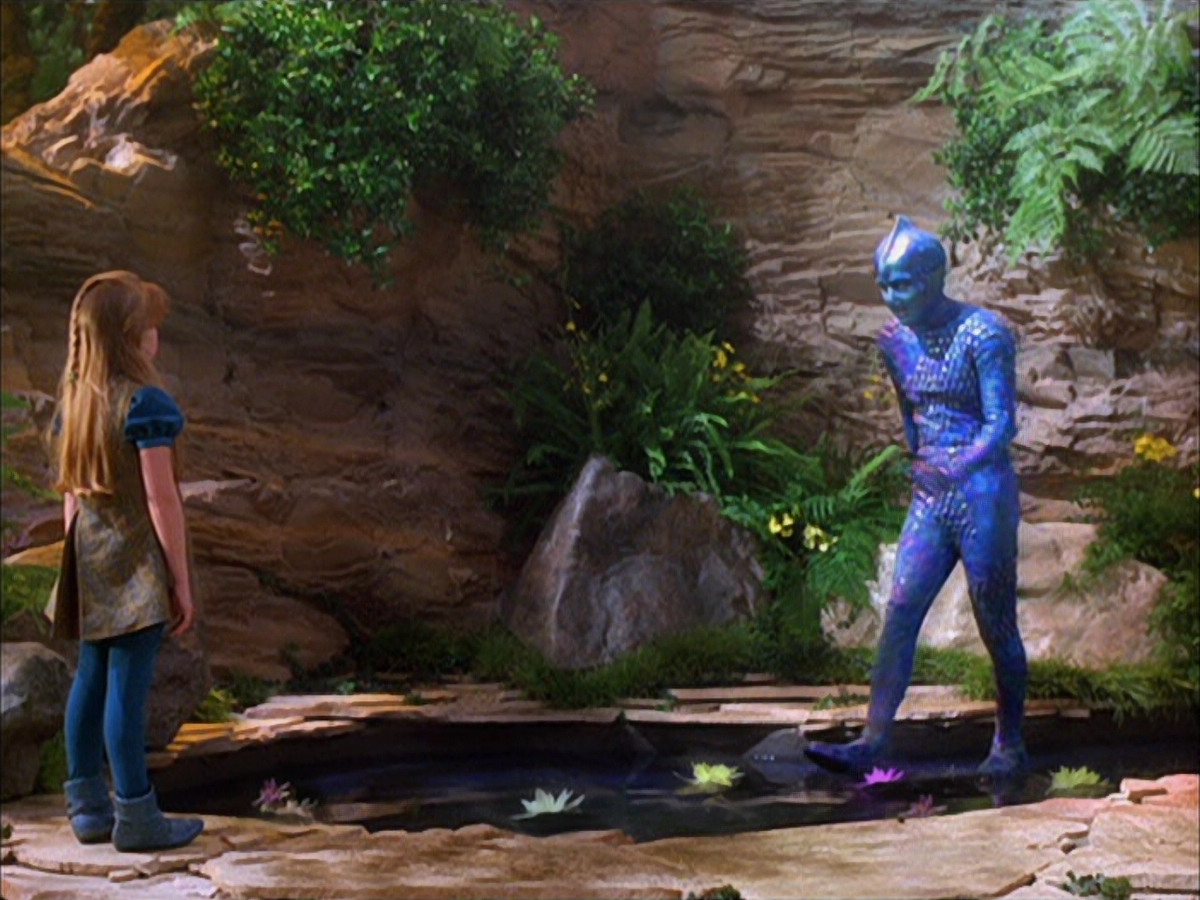 extant_StarTrek_VOY_5x05-OnceUponATime_00080.jpg