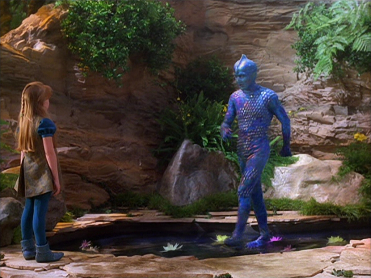 extant_StarTrek_VOY_5x05-OnceUponATime_00081.jpg