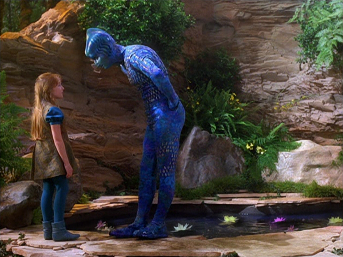 extant_StarTrek_VOY_5x05-OnceUponATime_00085.jpg