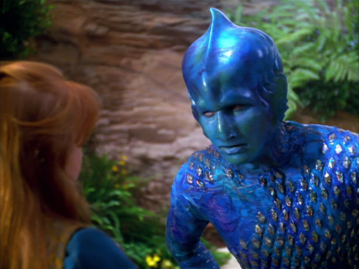 extant_StarTrek_VOY_5x05-OnceUponATime_00090.jpg