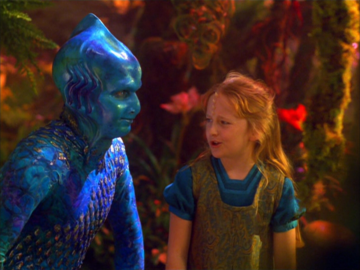extant_StarTrek_VOY_5x05-OnceUponATime_00117.jpg