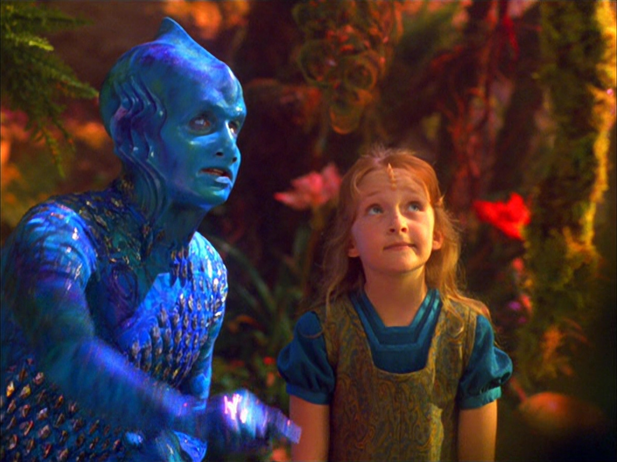 extant_StarTrek_VOY_5x05-OnceUponATime_00121.jpg