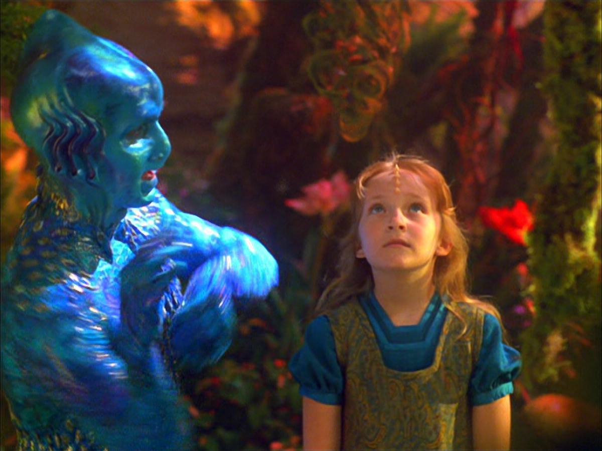 extant_StarTrek_VOY_5x05-OnceUponATime_00129.jpg