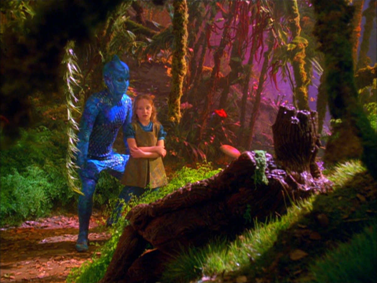 extant_StarTrek_VOY_5x05-OnceUponATime_00205.jpg