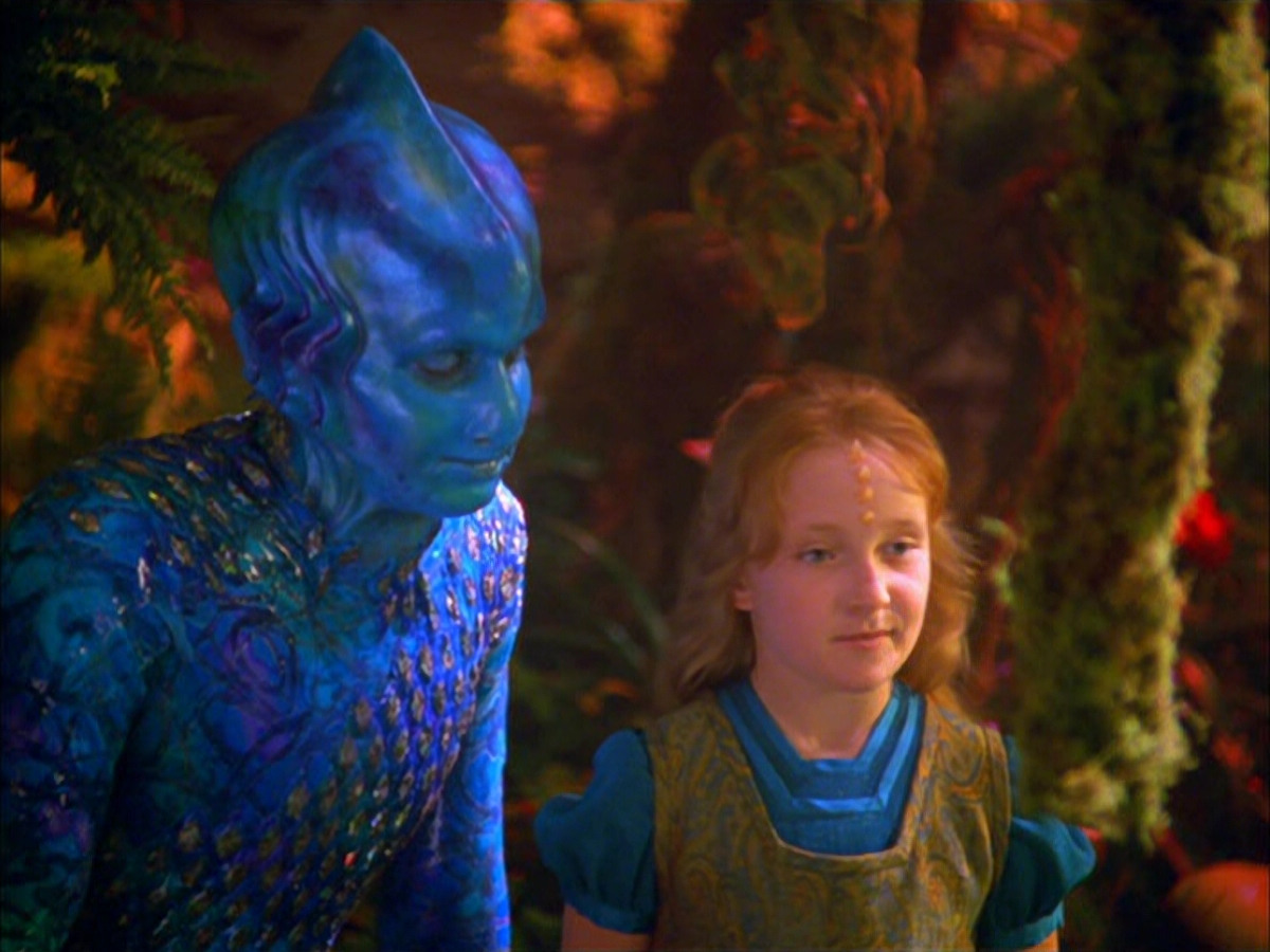 extant_StarTrek_VOY_5x05-OnceUponATime_00215.jpg