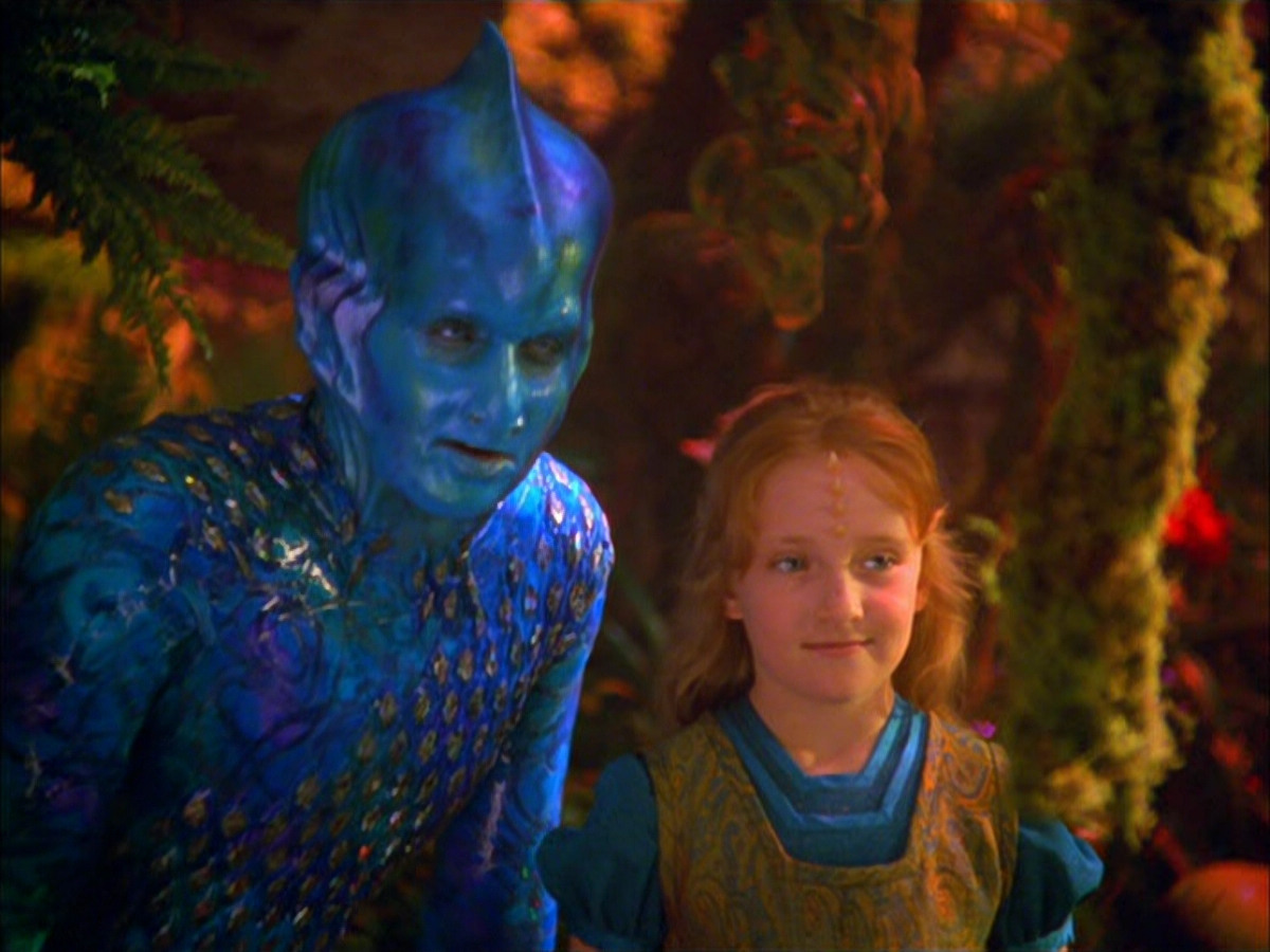 extant_StarTrek_VOY_5x05-OnceUponATime_00217.jpg