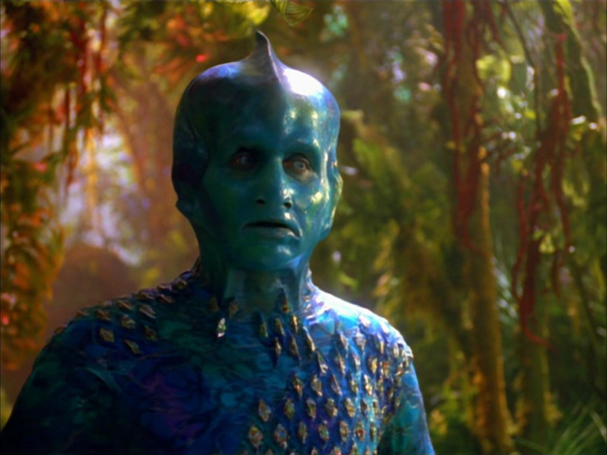 extant_StarTrek_VOY_5x05-OnceUponATime_00268.jpg