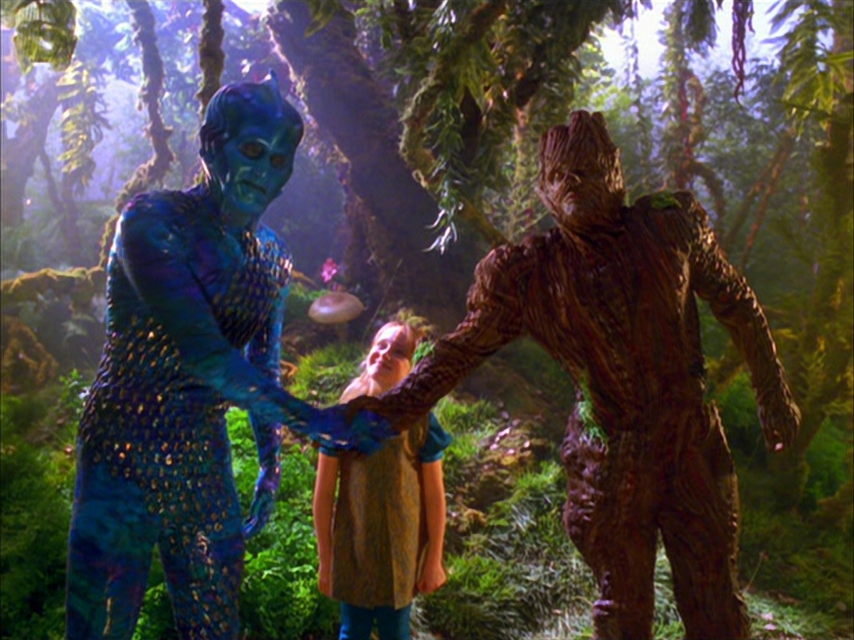 extant_StarTrek_VOY_5x05-OnceUponATime_00300.jpg