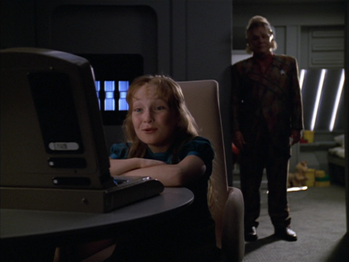 extant_StarTrek_VOY_5x05-OnceUponATime_00328.jpg