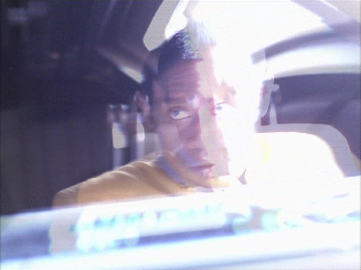 extant_StarTrek_VOY_5x05-OnceUponATime_00424.jpg