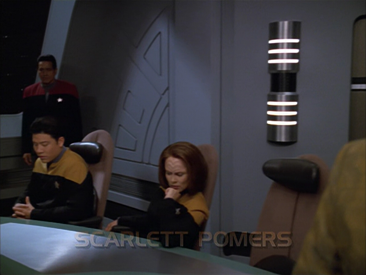 extant_StarTrek_VOY_5x05-OnceUponATime_00607.jpg