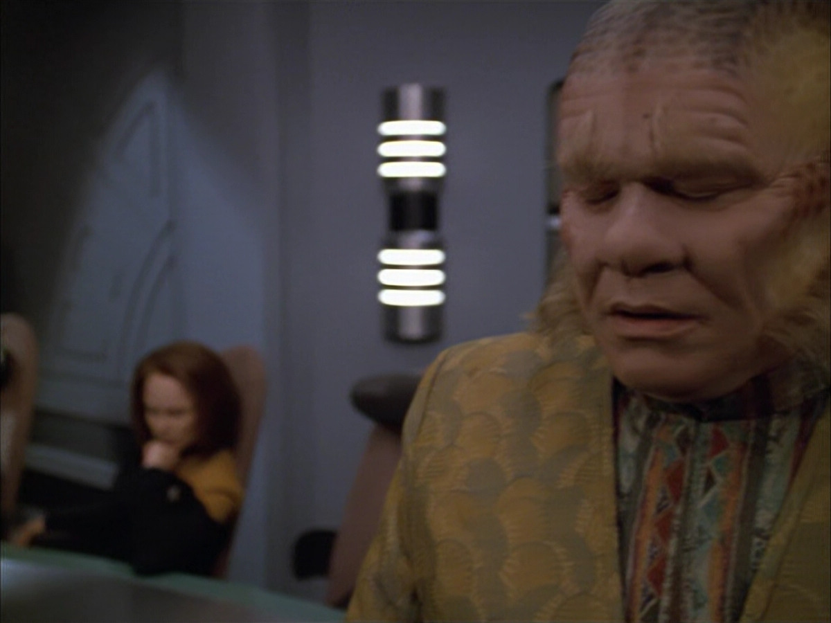 extant_StarTrek_VOY_5x05-OnceUponATime_00609.jpg