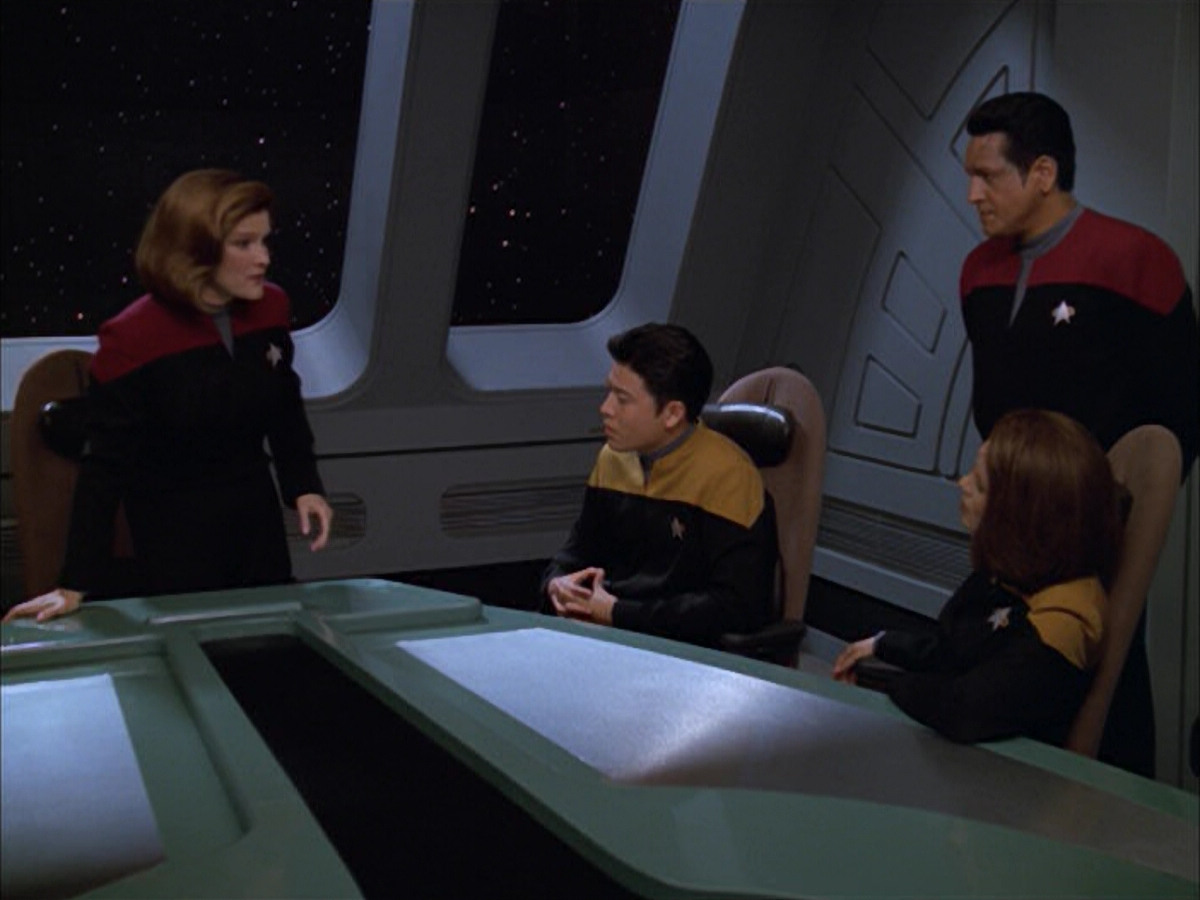 extant_StarTrek_VOY_5x05-OnceUponATime_00663.jpg