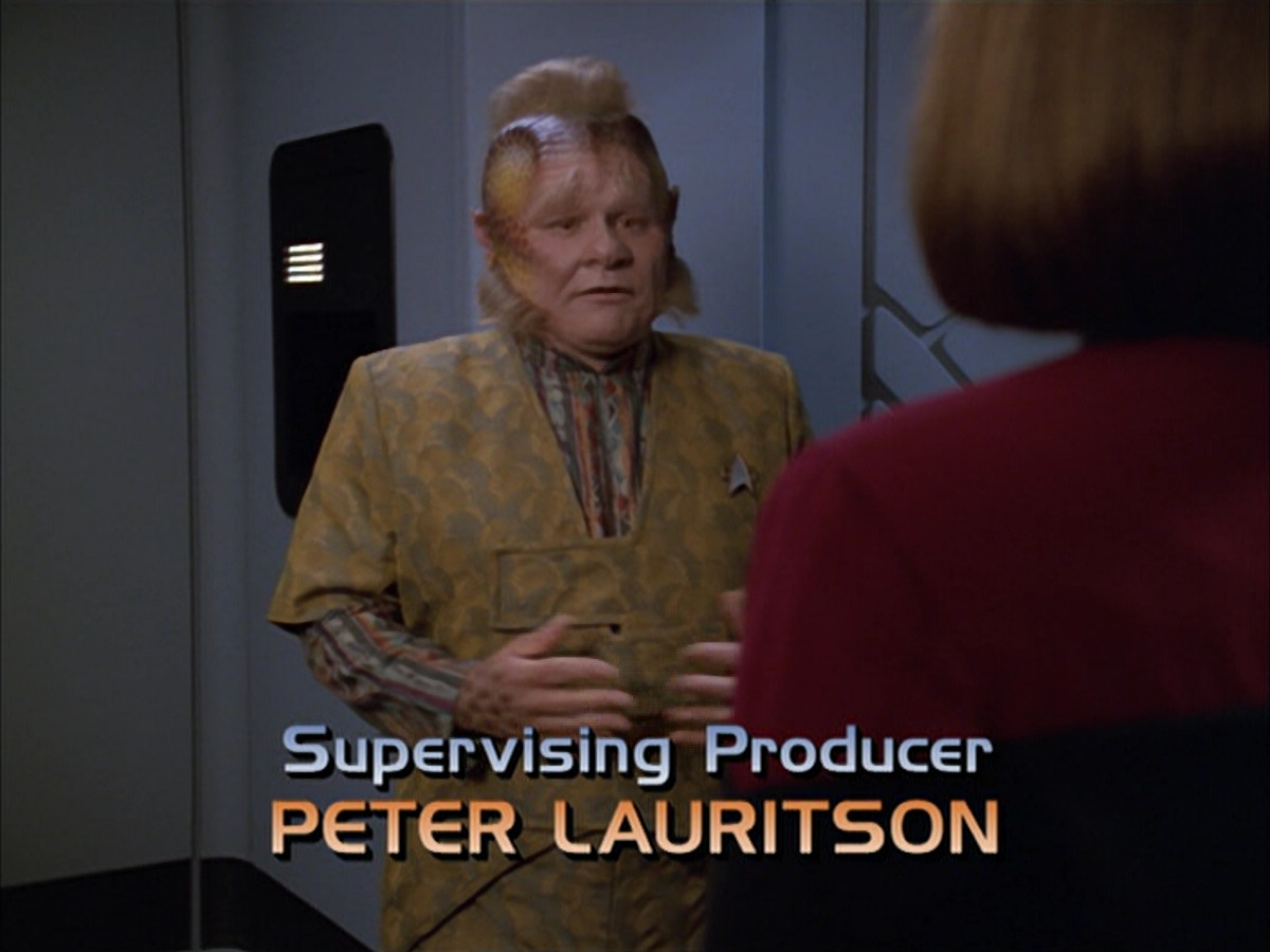 extant_StarTrek_VOY_5x05-OnceUponATime_00687.jpg
