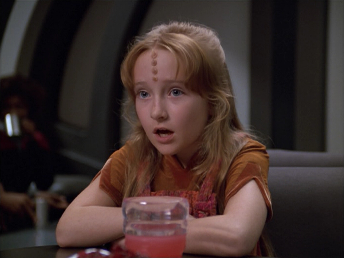 extant_StarTrek_VOY_5x05-OnceUponATime_00761.jpg