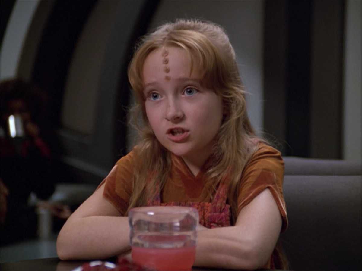 extant_StarTrek_VOY_5x05-OnceUponATime_00763.jpg
