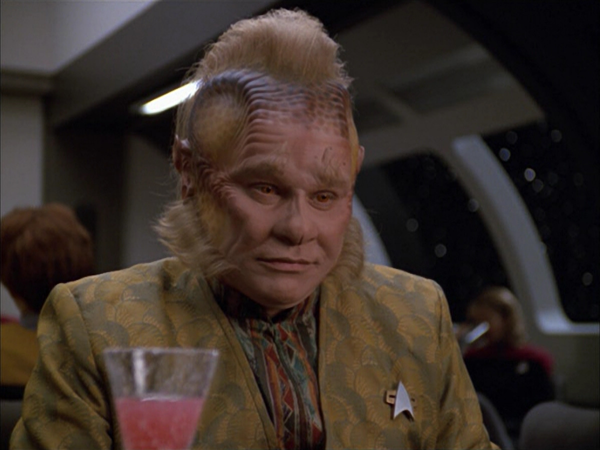 extant_StarTrek_VOY_5x05-OnceUponATime_00781.jpg