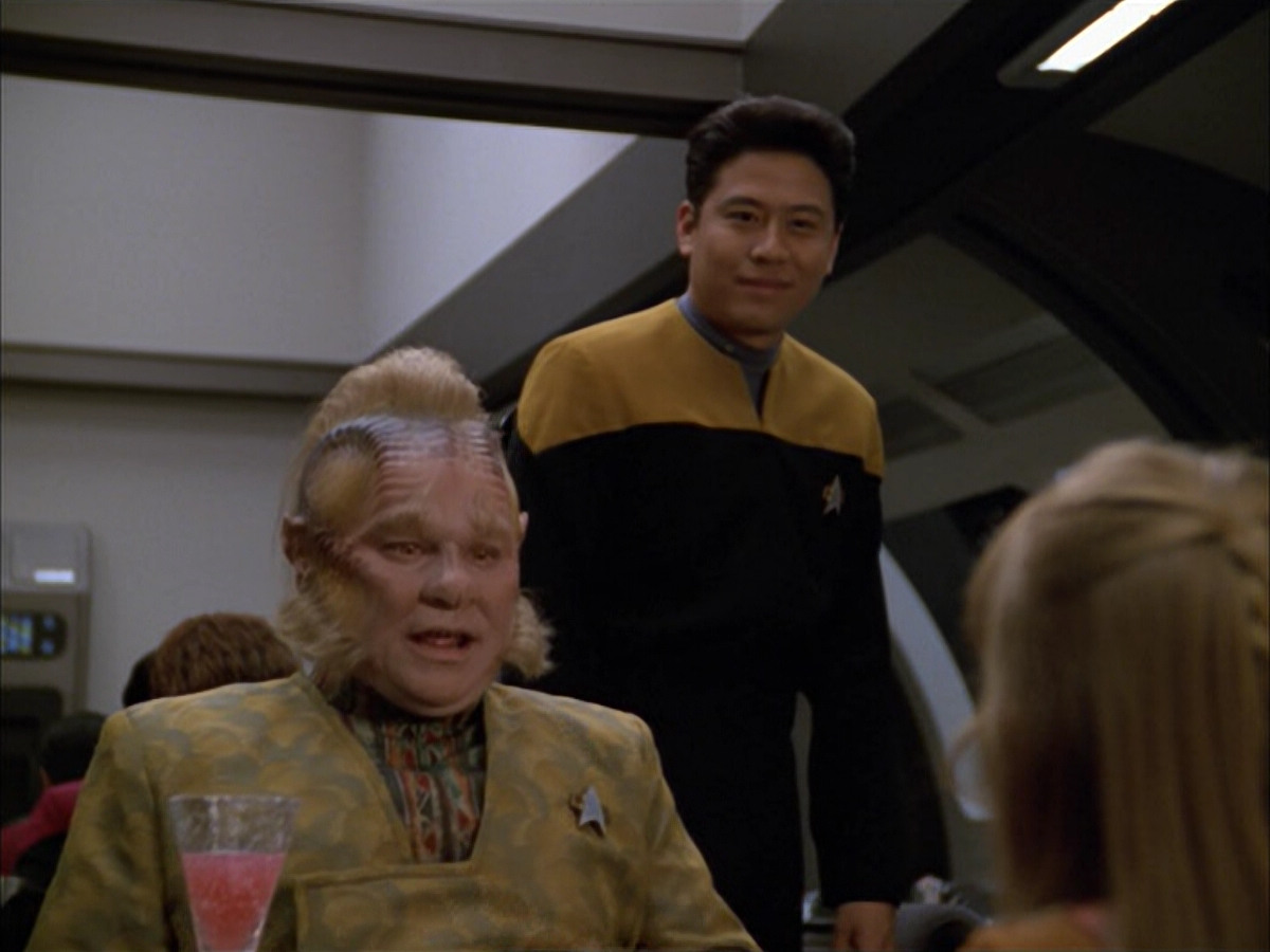 extant_StarTrek_VOY_5x05-OnceUponATime_00790.jpg