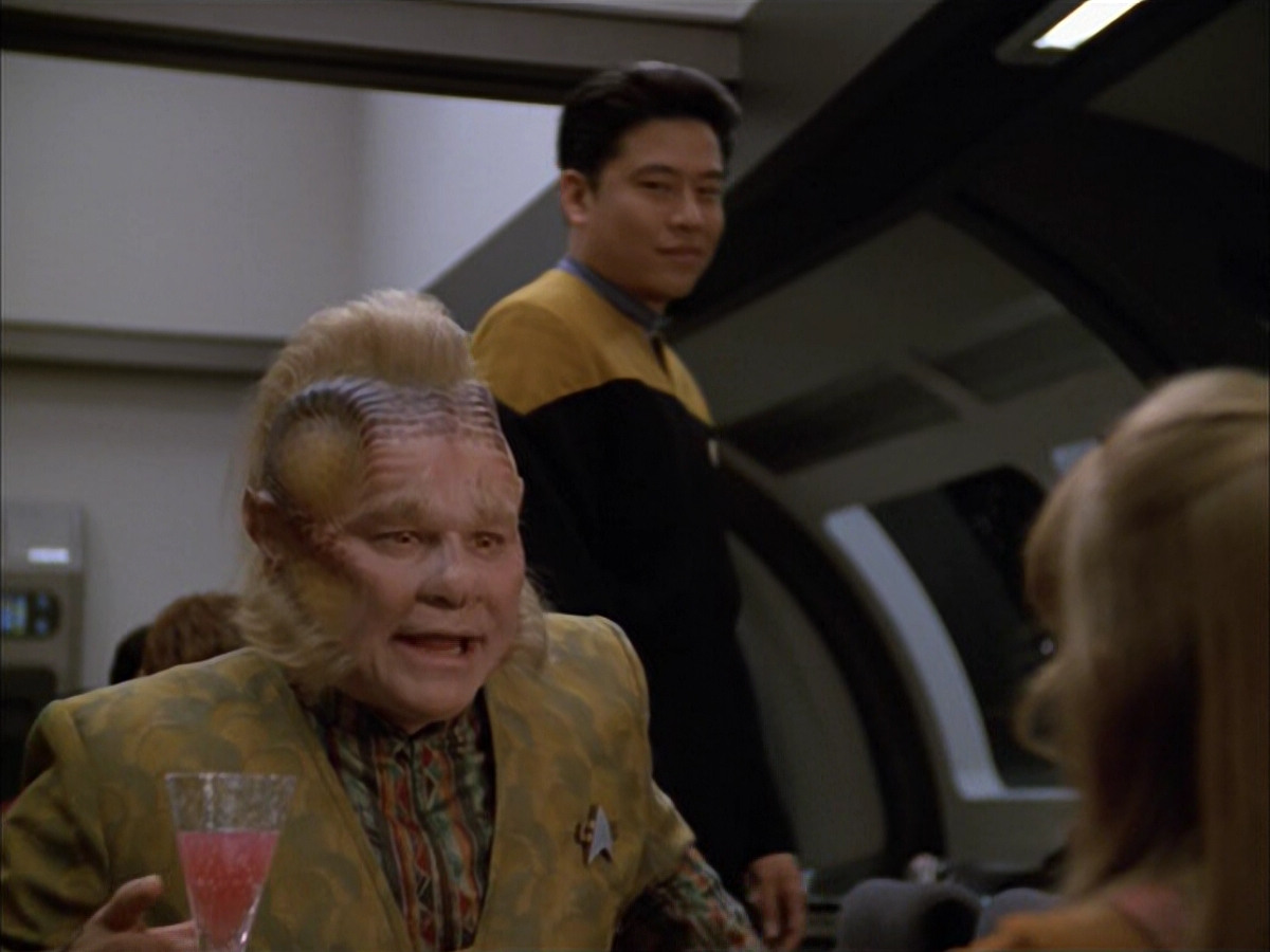 extant_StarTrek_VOY_5x05-OnceUponATime_00791.jpg