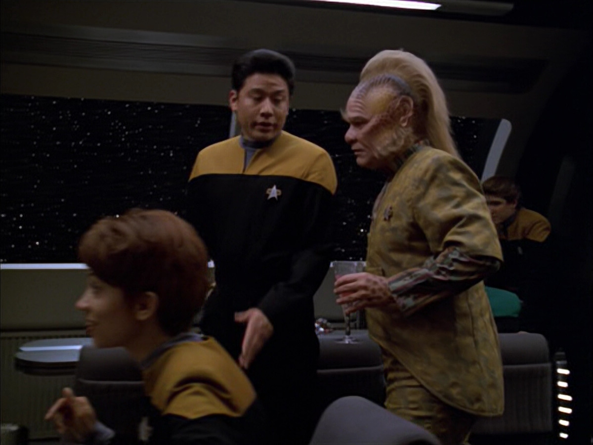 extant_StarTrek_VOY_5x05-OnceUponATime_00797.jpg