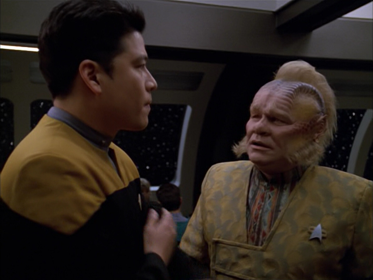 extant_StarTrek_VOY_5x05-OnceUponATime_00809.jpg