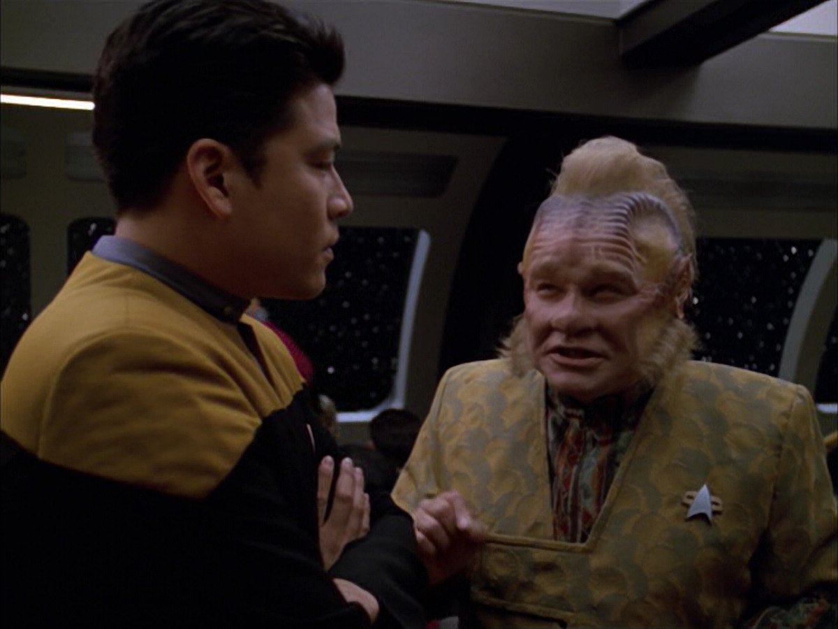 extant_StarTrek_VOY_5x05-OnceUponATime_00815.jpg