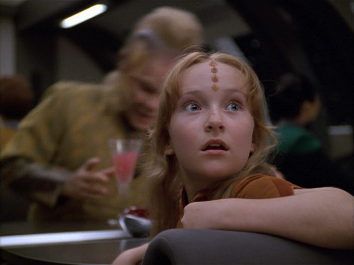 extant_StarTrek_VOY_5x05-OnceUponATime_00850.jpg