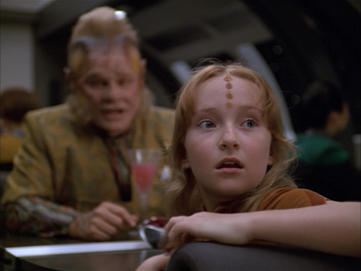 extant_StarTrek_VOY_5x05-OnceUponATime_00855.jpg