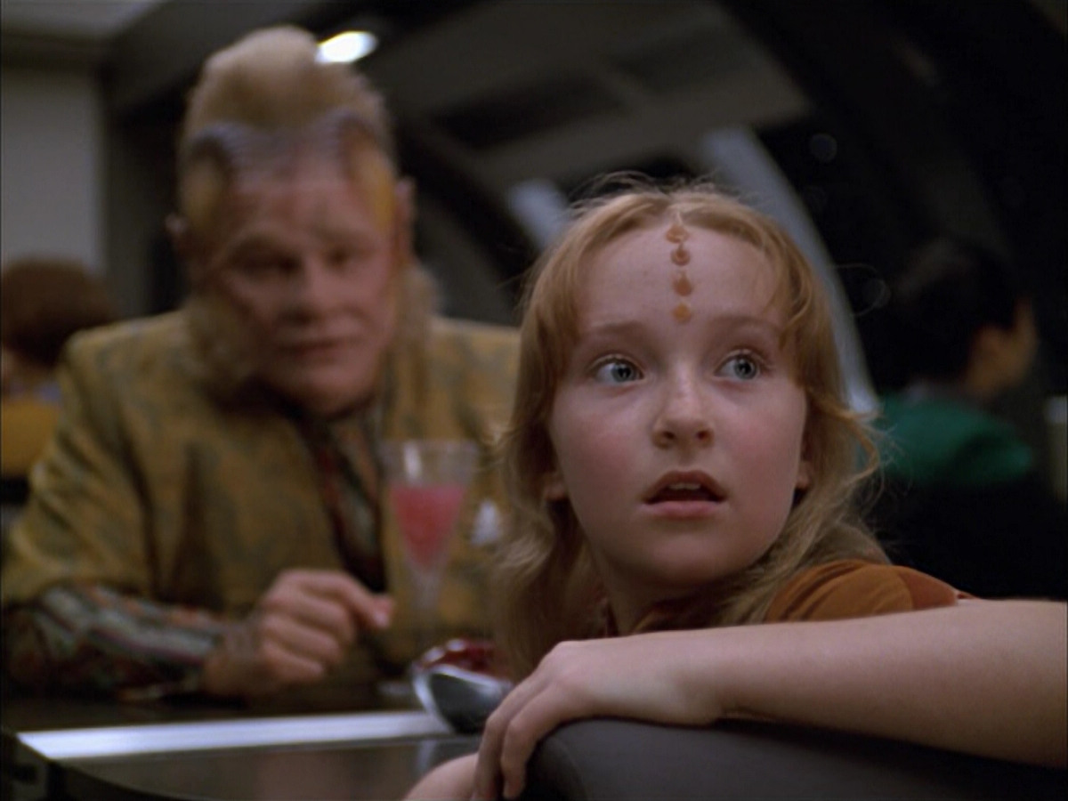 extant_StarTrek_VOY_5x05-OnceUponATime_00856.jpg