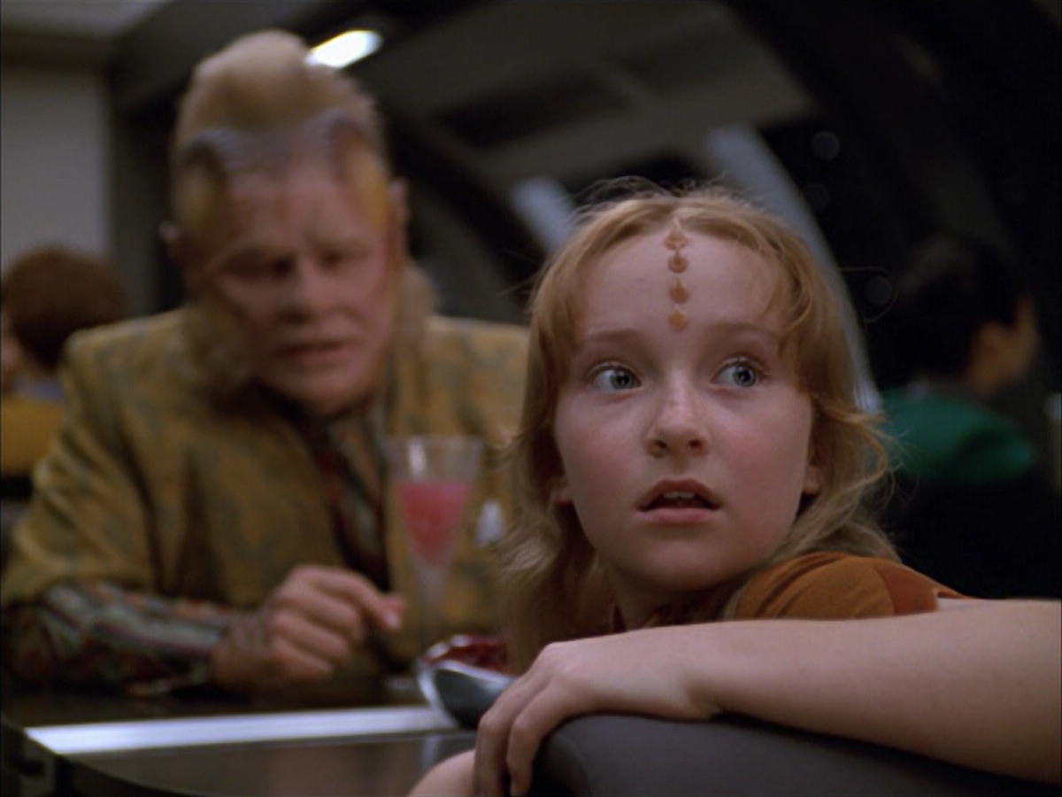 extant_StarTrek_VOY_5x05-OnceUponATime_00858.jpg