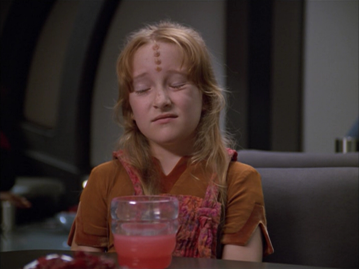 extant_StarTrek_VOY_5x05-OnceUponATime_00880.jpg