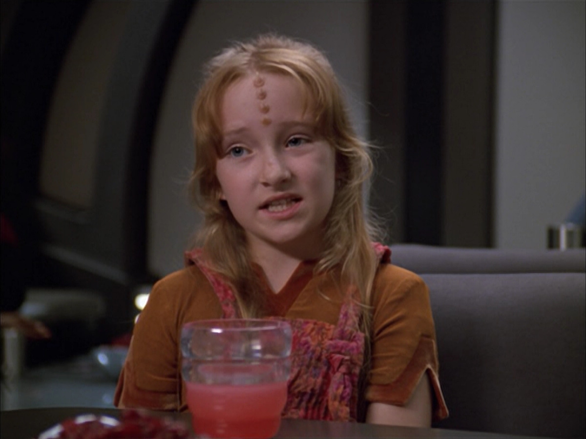 extant_StarTrek_VOY_5x05-OnceUponATime_00881.jpg