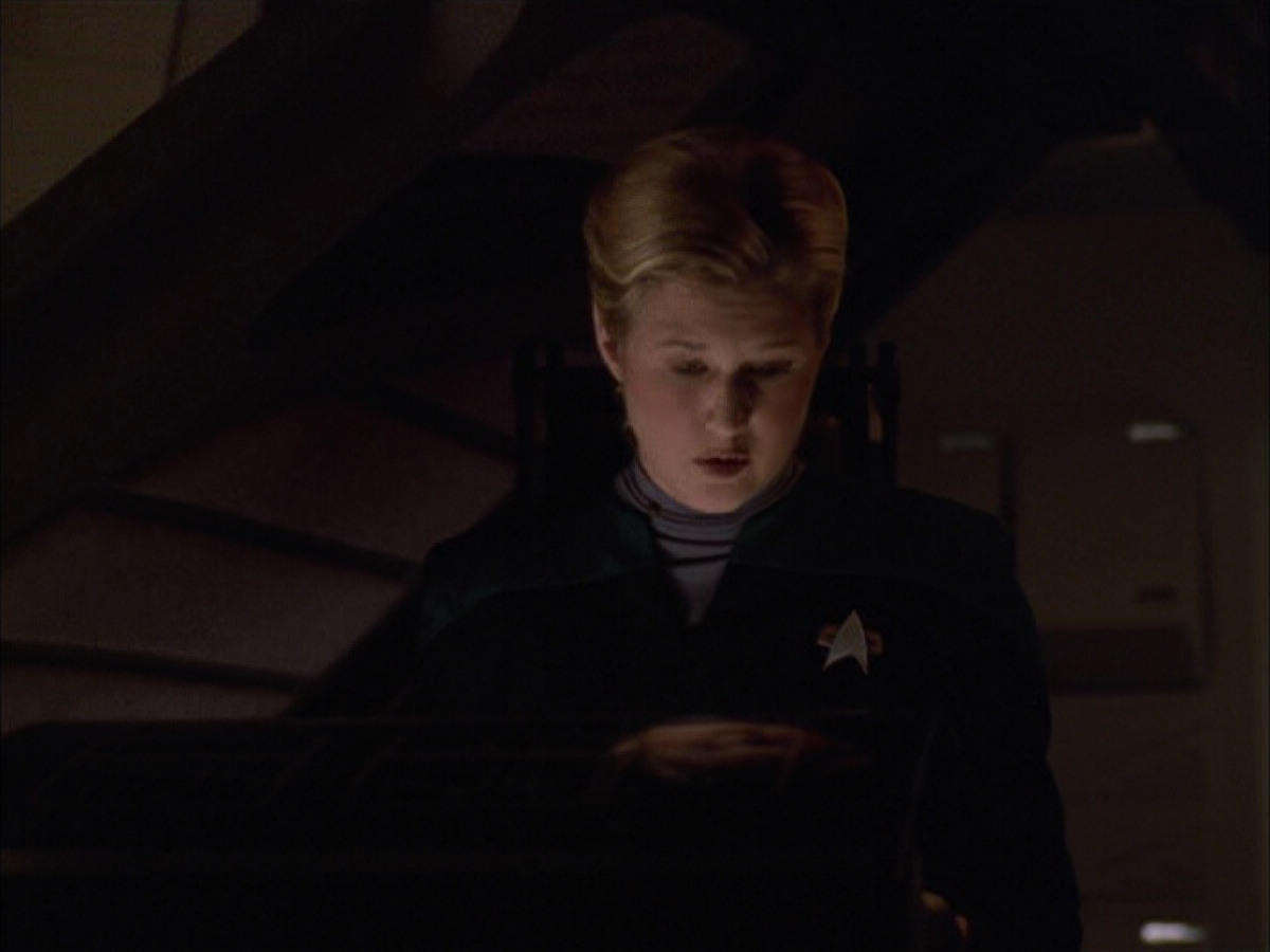 extant_StarTrek_VOY_5x05-OnceUponATime_00927.jpg